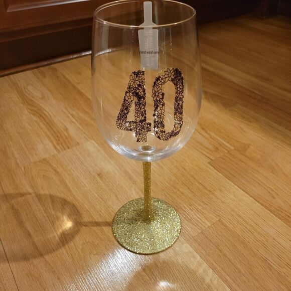 Fits a whole bottle of wine 40 birthday gold sparkle glass cup - Picture 1 of 7